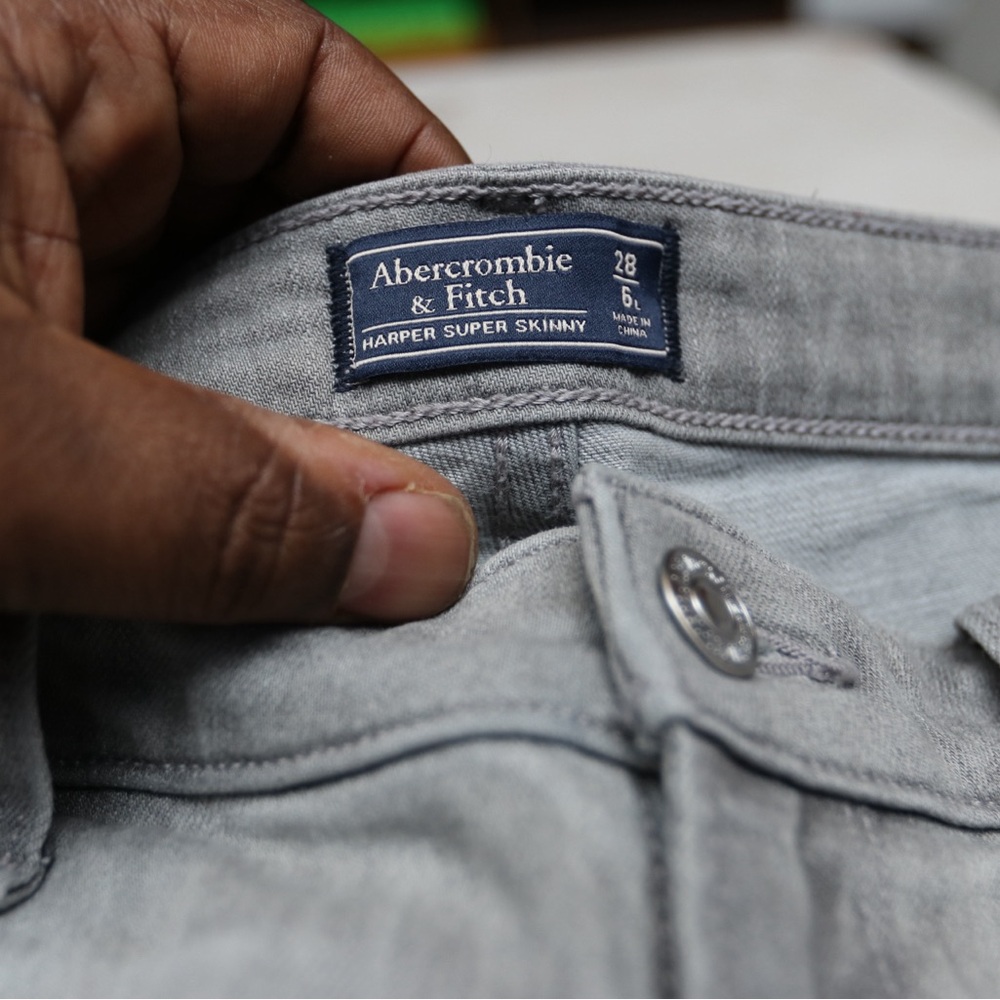 Abercrombie & Fitch Gray Harper Super Skinny Jeans
